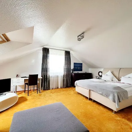 Hellers Twenty Four I -24h-check-in- Hotel Friedrichshafen