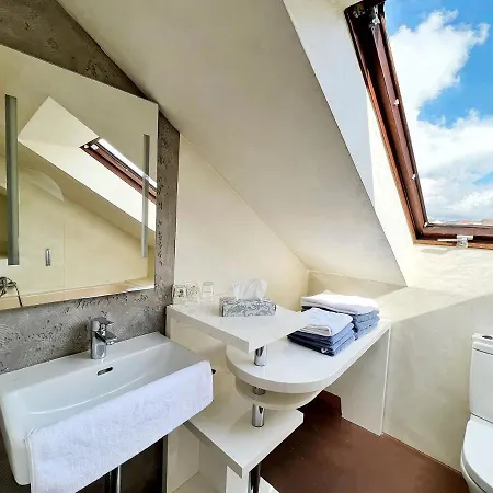 Hellers Twenty Four I -24h-check-in- 3*