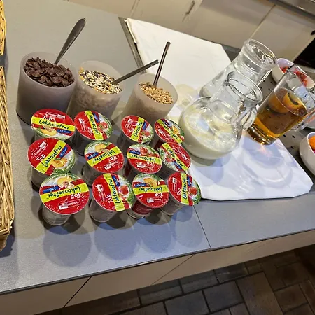 Hellers Twenty Four I -24h-check-in- Hotell Friedrichshafen
