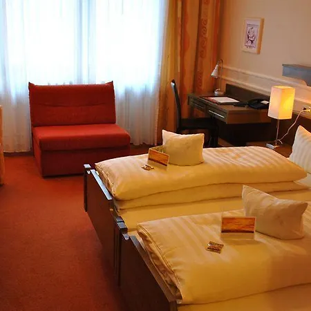 Hellers Twenty Four I -24h-check-in- Hotell Friedrichshafen