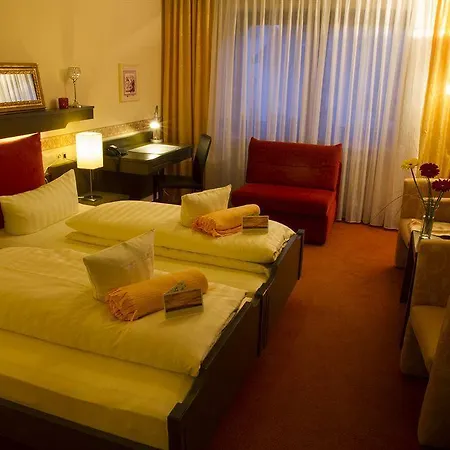 Hellers Twenty Four I -24h-check-in- Hotell Friedrichshafen