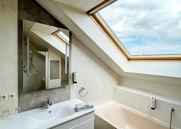 Hellers Twenty Four I -24h-check-in- Friedrichshafen