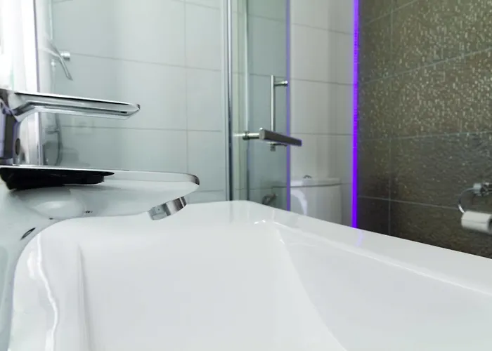 Hotel Hellers Twenty Four I -24h-check-in- 3*